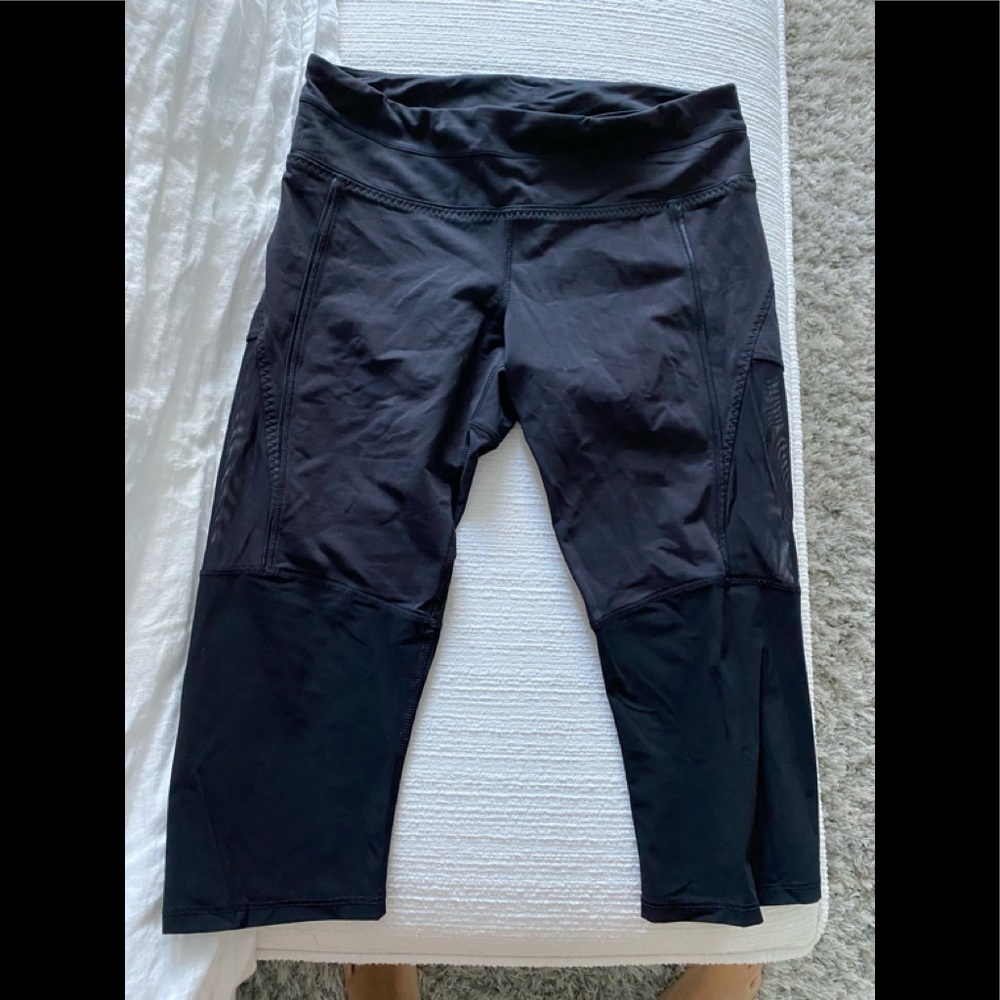 Black lululemon leggings